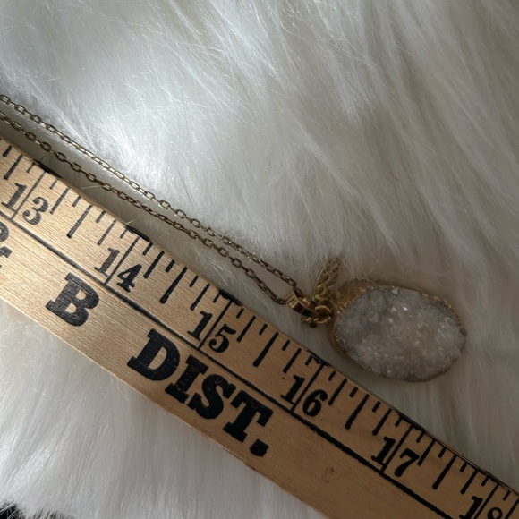 Quartz Crystal Gold Pendant Necklace - Picture 4 of 4